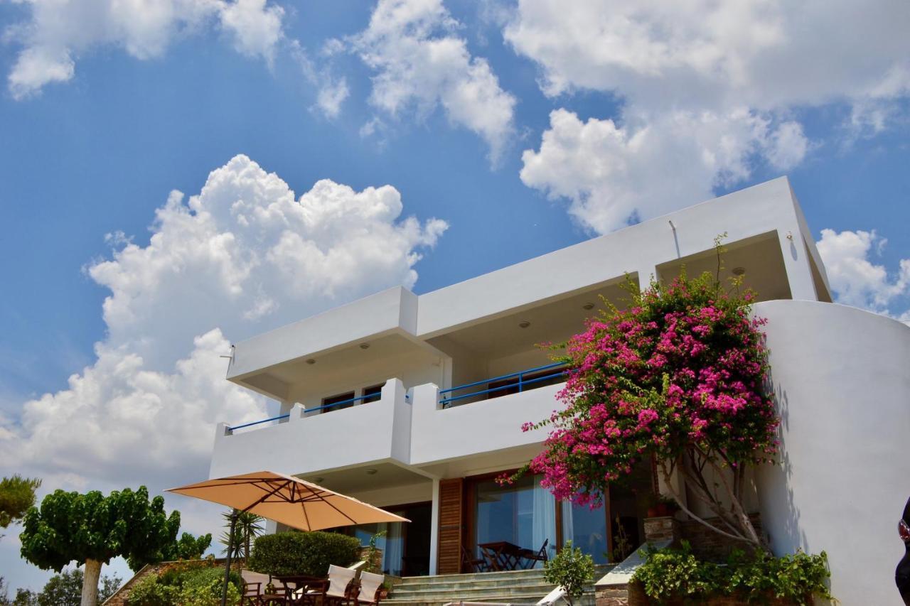 Beach House Set In A Beautiful Bay Caristo Exterior foto
