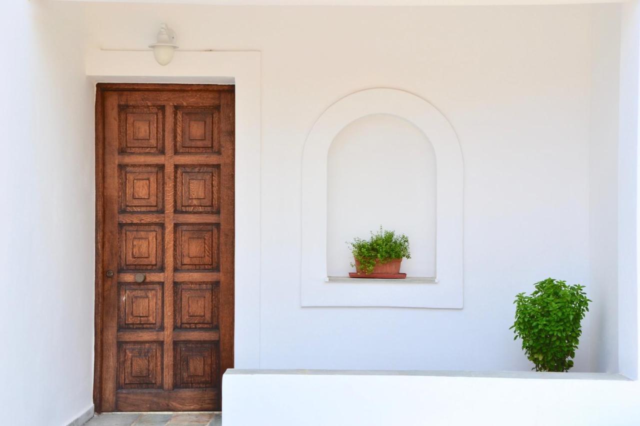 Beach House Set In A Beautiful Bay Caristo Exterior foto