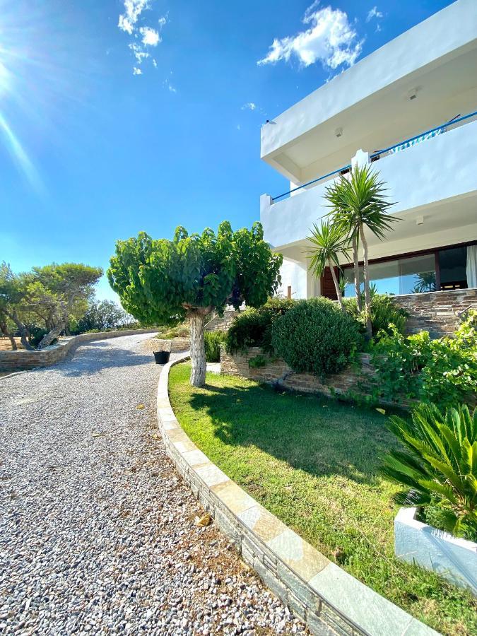 Beach House Set In A Beautiful Bay Caristo Exterior foto