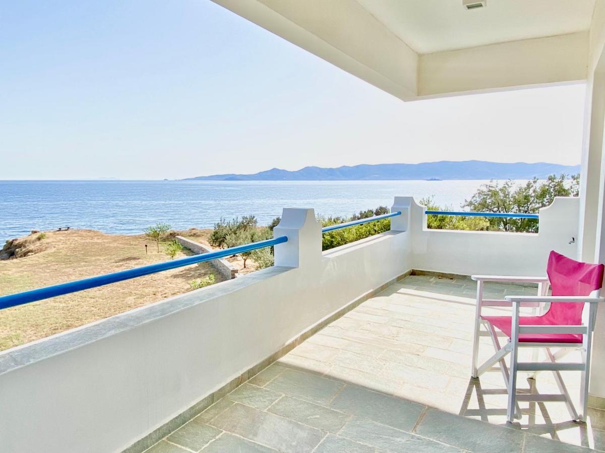 Beach House Set In A Beautiful Bay Caristo Exterior foto